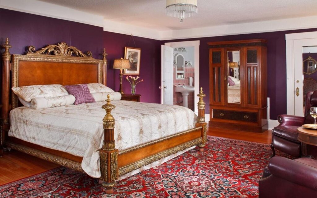a victorian-style room at abbeymoore manor bed and breakfast in victoria