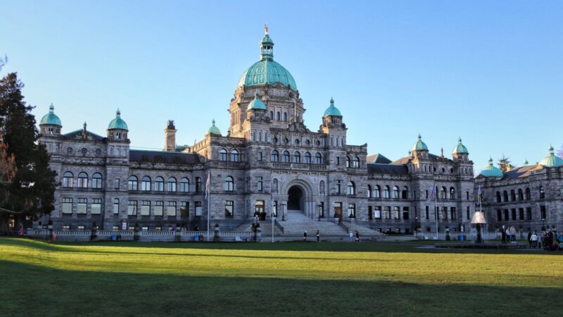 a picture of the parliament buildings in victoria in february.